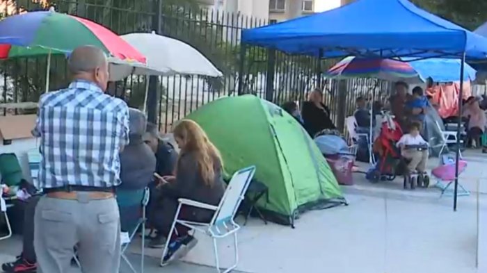 Furor por Leda Bergonzi: Fila de más de un kilómetro y gran expectación en Maipú por la sanadora argentina