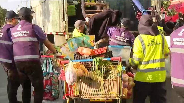 Intensifican combate al comercio ambulante: Puestos de comida en la calle invaden Barrio Franklin