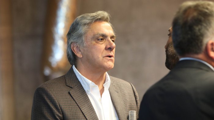 Pablo Longueira no asistirá a debate por nueva Ley de Pesca: 