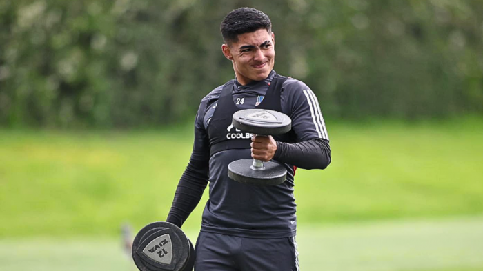 Jordhy Thompson tendría todo listo para partir a Rusia: 