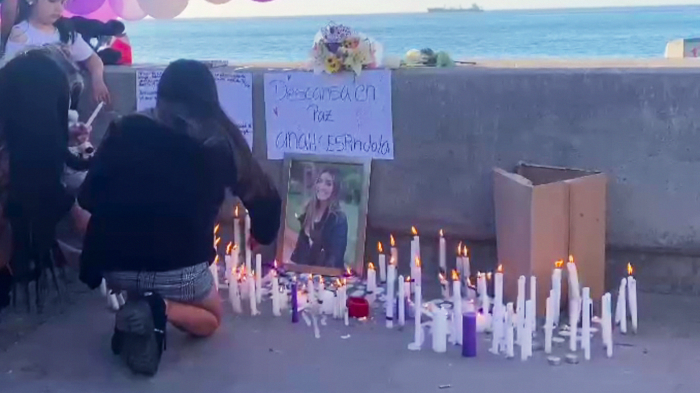 Realizan masiva velatón en memoria de Anahí Espíndola en Viña del Mar