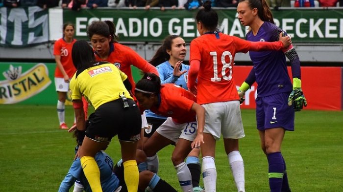 Delantera uruguaya recordó inédita pelea con Christiane Endler: 