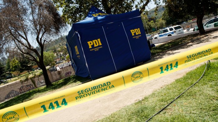 Macabro hallazgo: Encontraron cadáver en ribera del río Mapocho