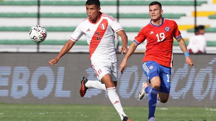 En qué estuvo: Lucas Cepeda tuvo una de las más claras para Chile ante Perú con tremendo tiro libre