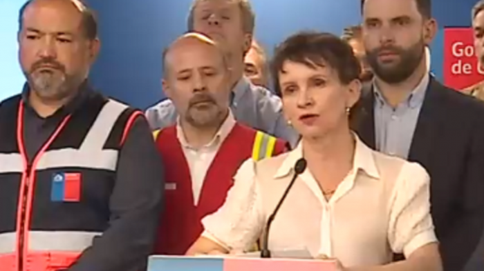 Carolina Tohá anunció toque de queda para la V región tras reunión del Cogrid por incendios forestales