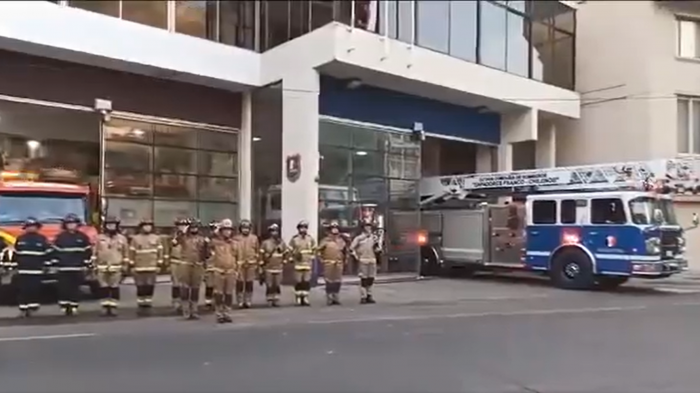 Bomberos rindieron solemne homenaje a víctimas de incendios forestales: Ya van 122 fallecidos