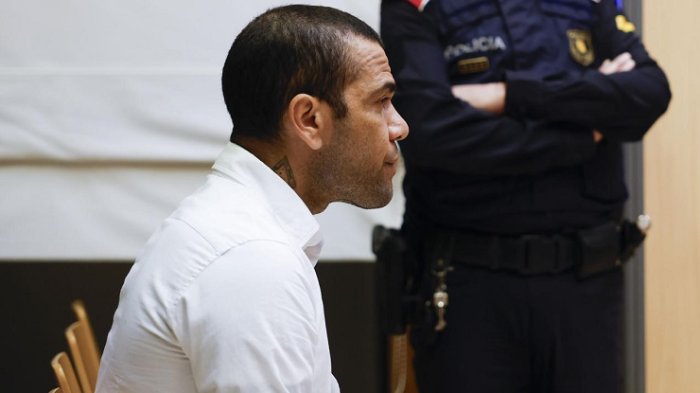 Dani Alves rompió en llanto tras declarar en juicio por agresión sexual: 