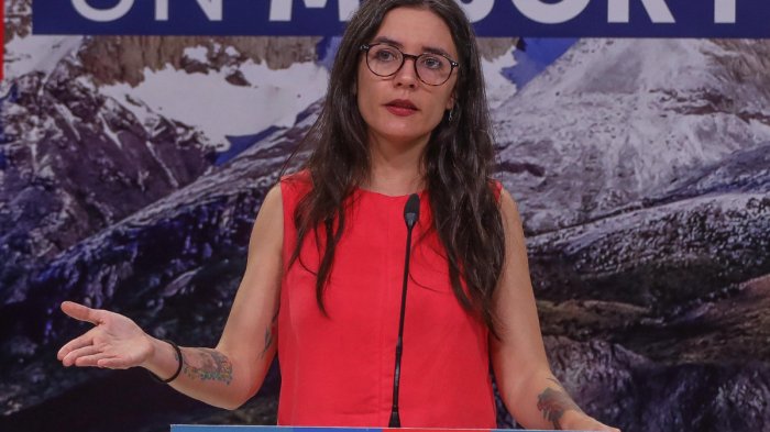 Camila Vallejo emplazó a la oposición para 