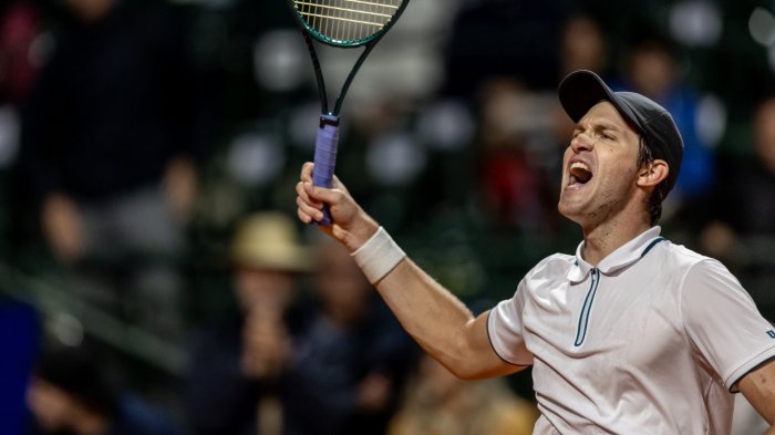 Nico Jarry se impuso a Wawrinka (y al público argentino) para avanzar en el ATP 250 de Buenos Aires
