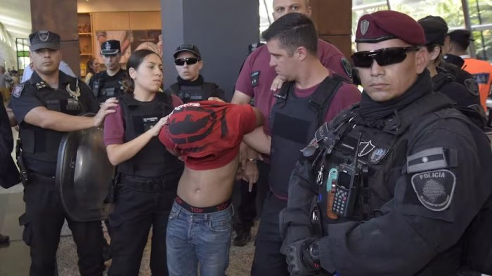 “Que vuelva a su país”: Chileno fue deportado desde Argentina tras robo