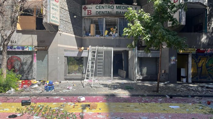 Registran fuerte explosión en Santiago Centro: Cuatro lesionados