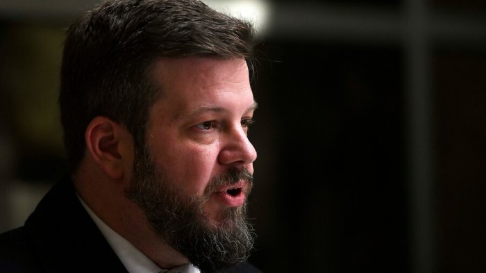 Johannes Kaiser va por el voto femenino: 