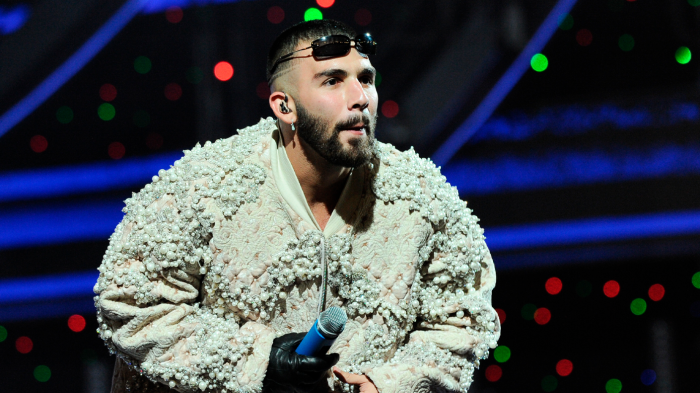 ¿Qué cayó? Usuarios alertaron chascarro en pleno show de Manuel Turizo en Viña 2024