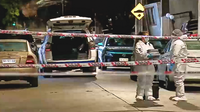 Hombre murió apuñalado en Cerro Navia: Vecinos lo hallaron en la vía pública tras ataque de desconocido