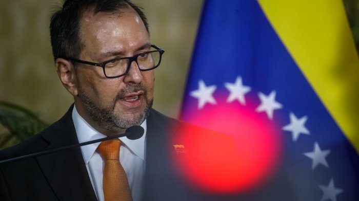 Venezuela vetó su espacio aéreo a Argentina que anunció acciones diplomáticas en respuesta