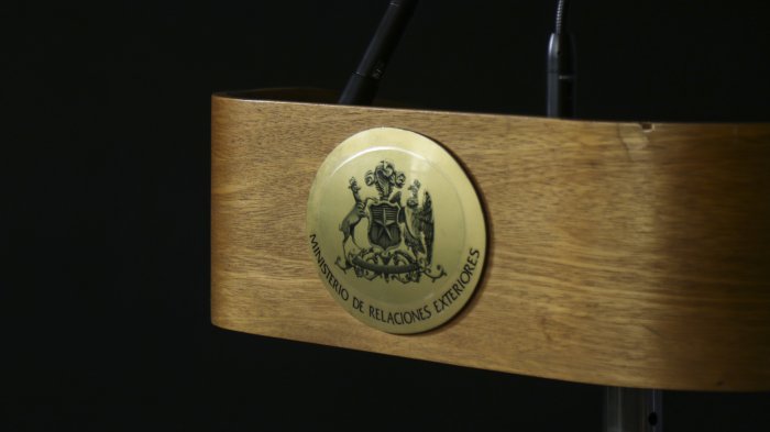 Emiten orden de arresto contra hijo de cónsul chileno en Ecuador por presunta violación