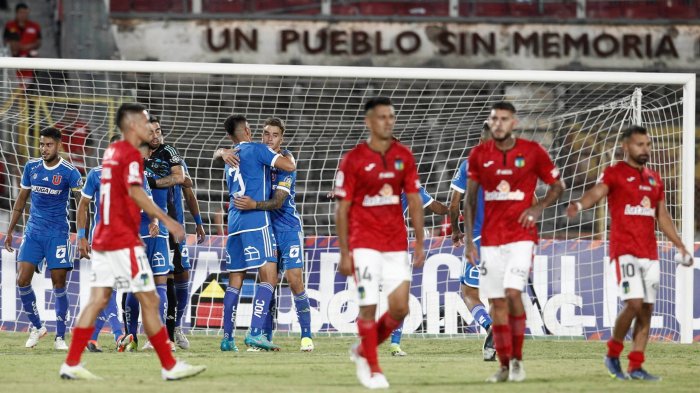 La U sumó un nuevo triunfo y amenaza el liderato de Deportes Iquique