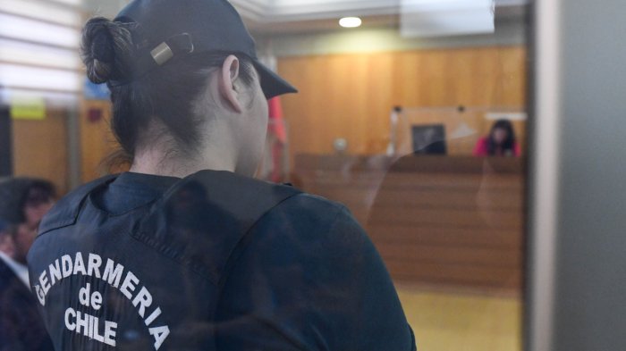 Hombre abusó por 17 años de su hijastra con la cual tuvo 4 hijos: La mantenía encerrada