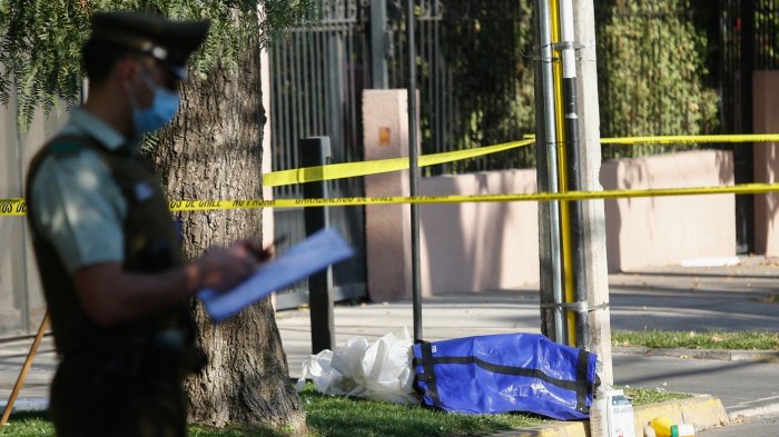 Encuentran restos humanos dentro de una bolsa en transitada calle de Ñuñoa