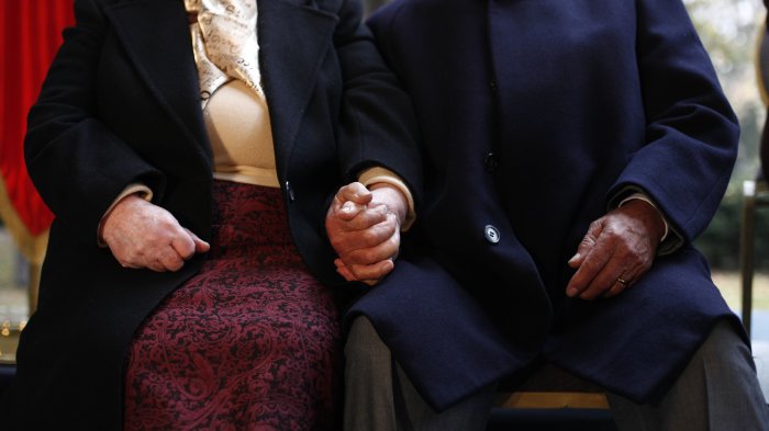 Bono Bodas de Oro 2024: Solicita AQUÍ el beneficio de $425.360