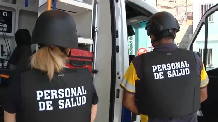 Se triplicaron agresiones a funcionarios de la salud: Deben usar chalecos antibalas y cascos por seguridad