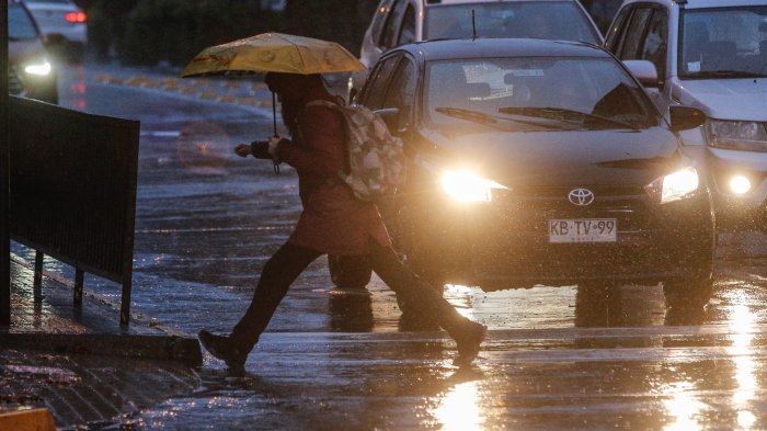 Lluvia y tormentas eléctricas en la RM: Estas son las 10 comunas con alerta meteorológica preventiva