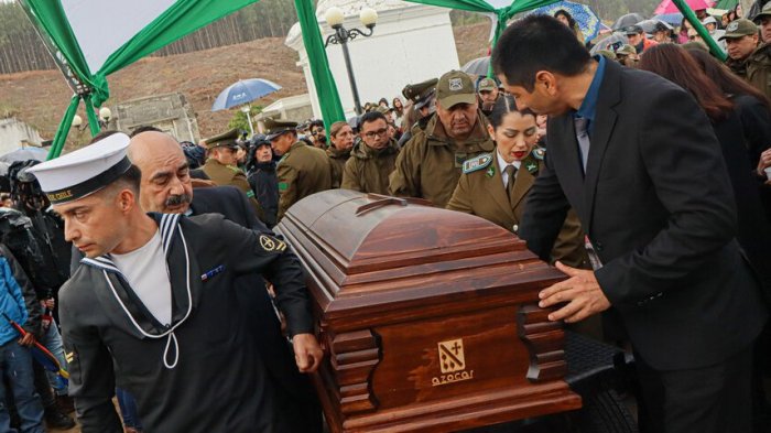 Hermano marino de carabinero asesinado emplazó a pdte. Boric: “Bajo este uniforme existe un ser humano”