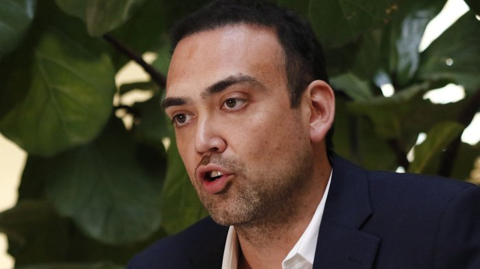 Senador Bianchi aseguró haber sido abducido en Punta Arenas: “Llegó un viejo pelado...”