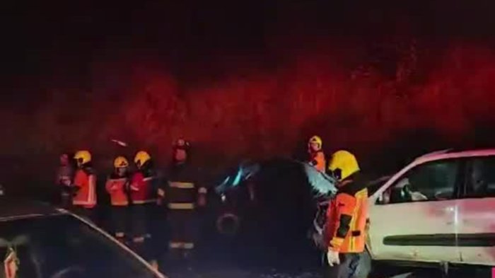 Grave choque frontal entre vehículos particulares dejó tres fallecidos y dos heridos en Cañete