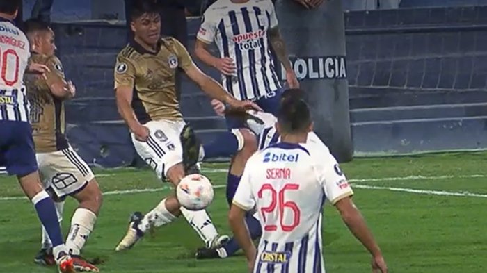 Con 10 se quedó Colo Colo: Así fue la expulsión de Damián Pizarro en Perú por Copa Libertadores