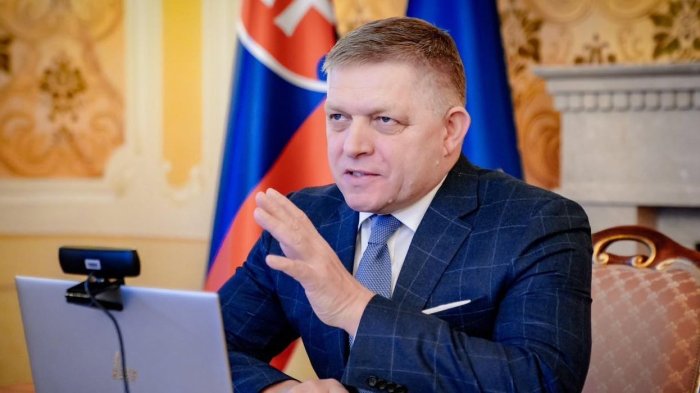 Primer ministro de Eslovaquia resultó herido de gravedad tras tiroteo: “Su vida está en peligro”