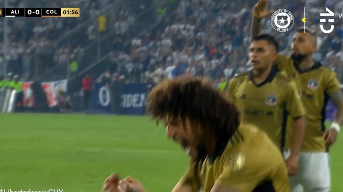 ¡Se emocionó! El eufórico grito de Maximiliano Falcón al conseguir un saque de meta para Colo Colo