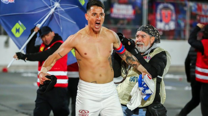 Con golazo de Zampedri: La UC le quitó el invicto a la U y se quedó con el clásico universitario