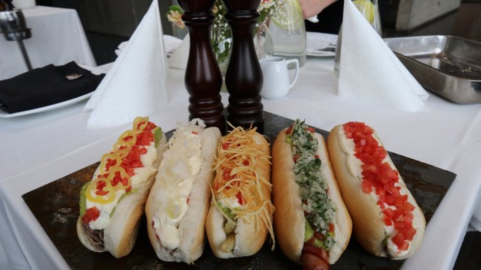 Día del Completo: Revisa las tres cadenas de comida que ya anunciaron descuentos