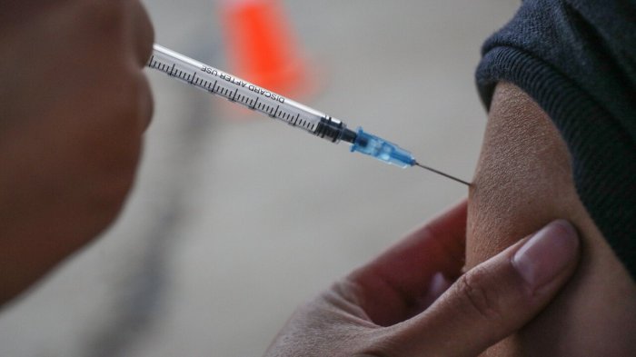 Vacunas gratuitas en Metro de Santiago: Revisa estaciones y horarios para inocularse contra la influenza