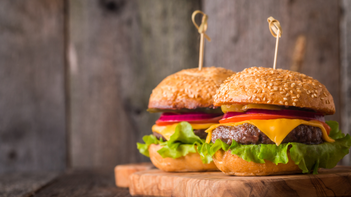 Día de la Hamburguesa 2024: Revisa acá las mejores PROMOCIONES, DESCUENTOS y 2x1