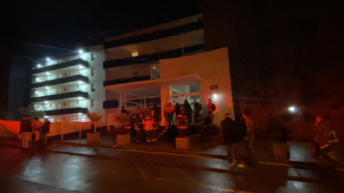 Evacúan edificio Euromarina II por presencia de socavón de 30 metros en Reñaca