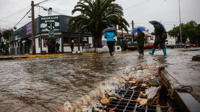 48 horas de lluvia en Santiago: Pronostican intenso sistema frontal para esta semana en RM
