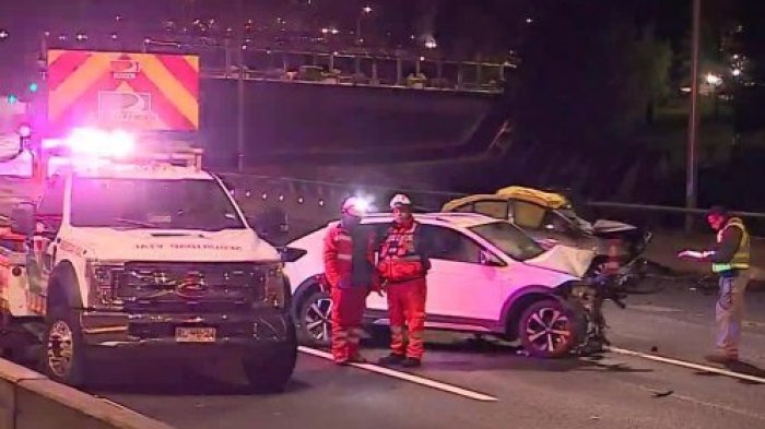 Contra el tránsito y drogado: Fatal choque de frente dejó dos fallecidos en Costanera Norte