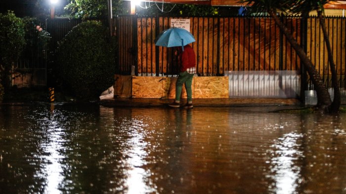 Anuncian la mayor lluvia para Santiago en 20 años: Hasta 80 mm podrían caer en la Región Metropolitana
