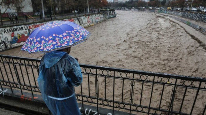 ¿Es posible un desborde del Río Mapocho por lluvias en la Región Metropolitana?