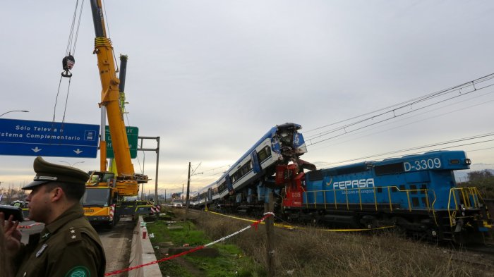 Choque de trenes en San Bernardo: Esto es lo que se sabe del fatal accidente