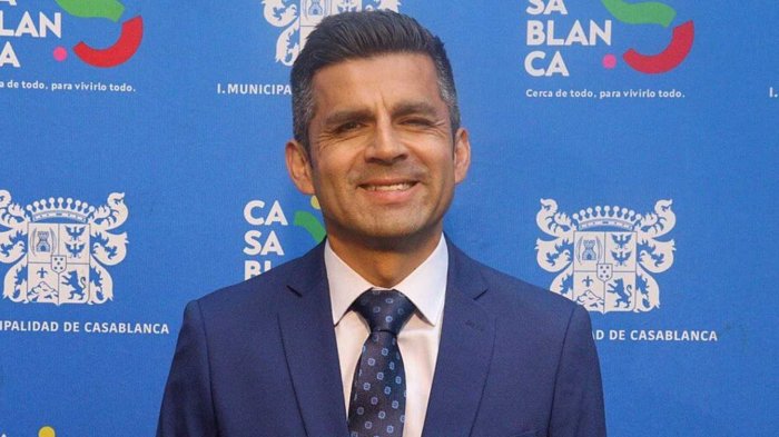 Decretan orden de arresto contra alcalde de Casablanca por deuda impaga del municipio