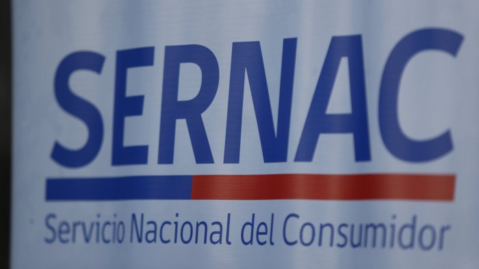 Por precios inflados: Sernac oficiará a dos grandes cadenas de retail tras Cyber Day