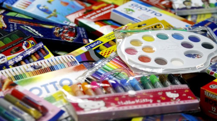 Junaeb fijó fecha para entregar útiles escolares retrasados: Revisa cuándo será