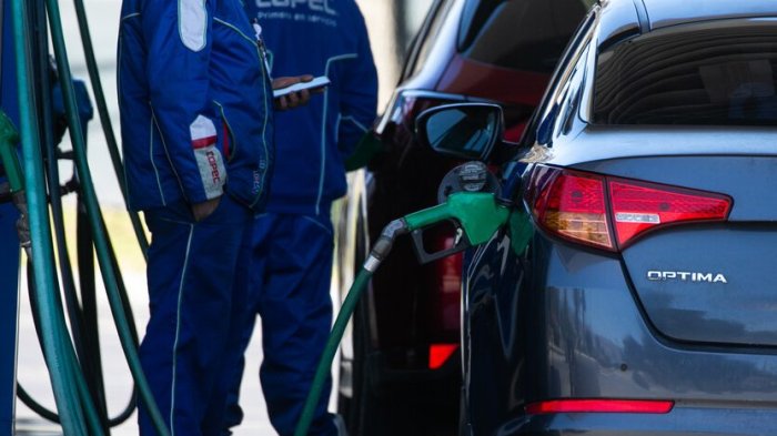 Baja el precio de la bencina: El mapa online para encontrar el combustible más barato por comuna