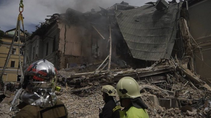 Ataque ruso con misiles alcanzó a hospital infantil y dejó 32 muertos: Desde el Kremlin negaron responsabilidad