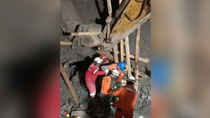 Video: Así fue el exitoso y emocionante rescate de minero atrapado a 260 metros bajo tierra en Arica