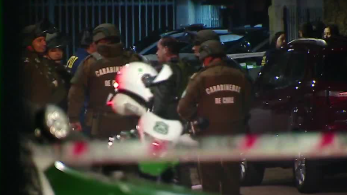 Carabinero iba a ser víctima de asalto y abatió a delincuente en Macul: Se detuvo a cargar celular