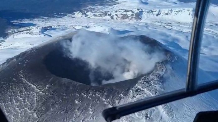 Declaran Alerta Amarilla para región de La Araucanía y Los Ríos por pulsos eruptivos en volcán Villarrica
